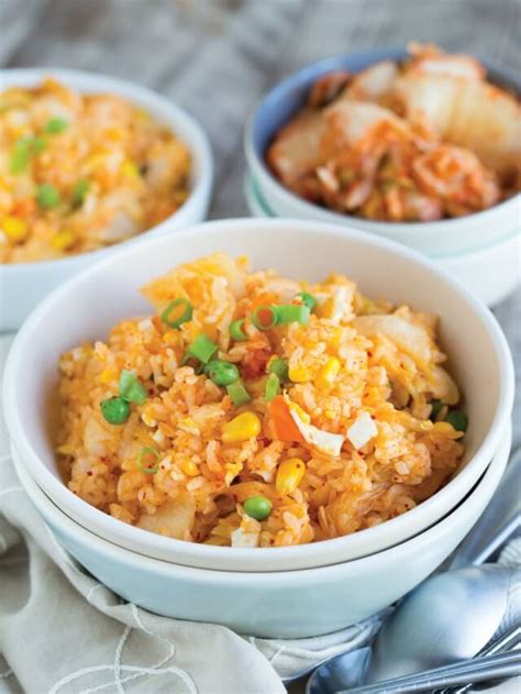 Kemudian semua diolah dimasak menjadi satu kesatuan dalam wajan. Masakan Enak Nasi Goreng Kimchi - Gudang Resep Masakan