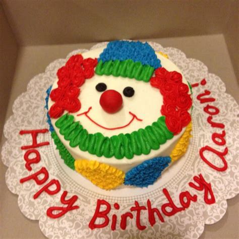 Pin By L G On Cupcakes And Cakes Clown Cake Cartoon Cake Birthday Cupcakes