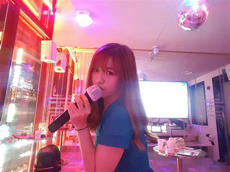 Eattravelrepeat Korea 노래방 Noraebang Korean Karaoke In Hongdae