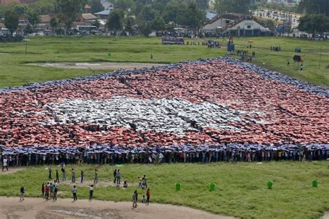 Making The Largest Human Flag Nepal Invent Kathmandu