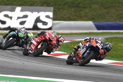 Miguel oliveira refere que está muito feliz por esta oportunidade que a ktm me está a dar para os o lugar que miguel oliveira deixará vago na equipa tech 3 será preenchido pelo italiano danilo. Miguel Oliveira gets his best result and leaves KTM ...