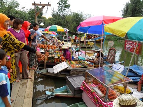 Bangkok juga menyimpan cukup banyak tempat menarik seperti pantip plaza yang menjadi lokasi jual beli barang elektronik dan perangkat lunak berharga murah. NIKAH KAHWIN DI THAILAND: tempat menarik di songkhla dan ...