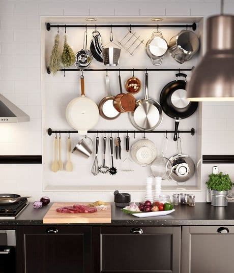 Simple barre credence cuisine barre de credence cuisine quels rangements pratiques pour une petite cuisine barre credence cuisine ikea with crdence cuisine. Des barres de crédence pour les casseroles et accessoires ...