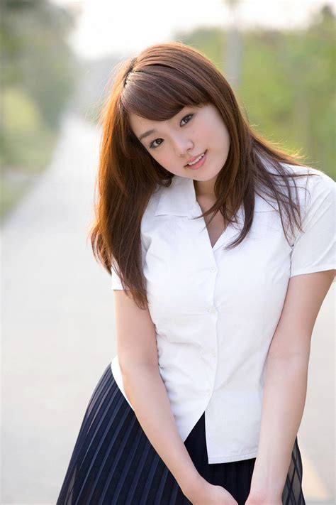 Japanese Girl Pictures Cute Pic Ai Shinozaki On The Road