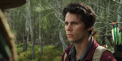 Love And Monsters Movie Trailer Dylan Obrien Battles A Monsterpocalypse
