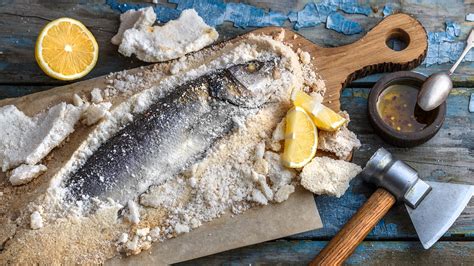 Fisch In Der Salzkruste Richtig Zubereiten Ndr De Ratgeber Kochen