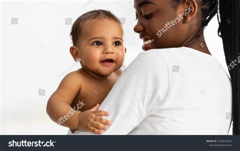 Naked Mother Hugging Her Babe Images Stock Photos Vectors Shutterstock