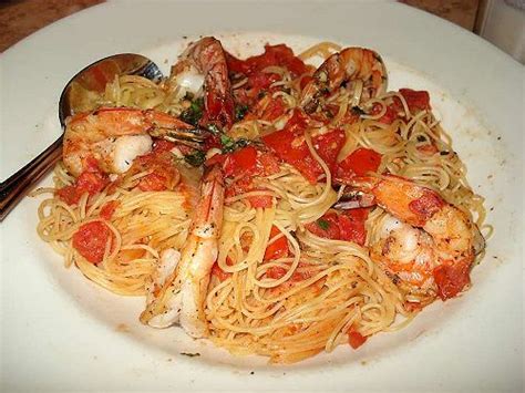 This easy creamy tomato shrimp angel hair pasta is ready in just 15 minutes, but it tastes like it came from a restaurant. Cheesecake Factory Restaurant Copycat Recipes: Shrimp Scampi