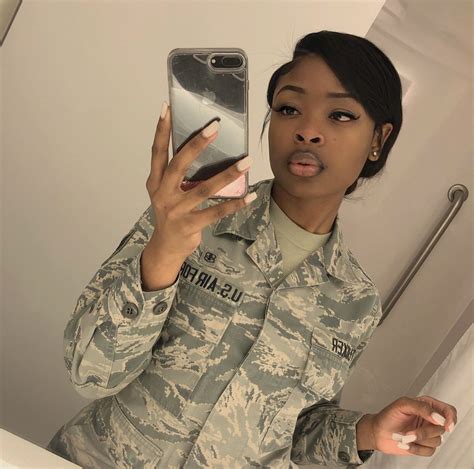 Pin By 𝒮𝒽𝑒𝒮𝑜𝒢𝓁𝑜𝓇𝒾𝑜𝓊𝓈 🎎💕 On F L I C K Army Women Military Women Air Force Women