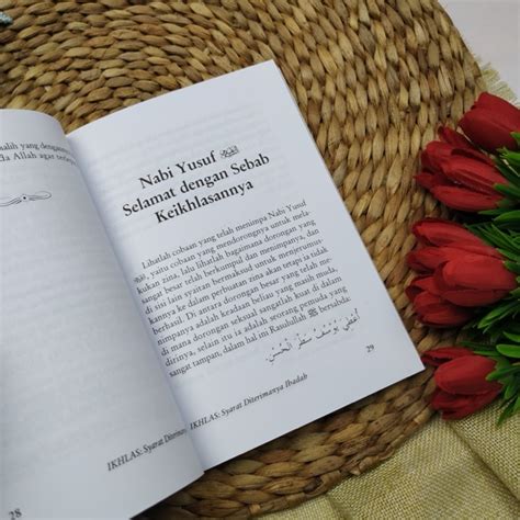 Buku Ikhlas Syarat Diterimanya Ibadah Toko Muslim Title