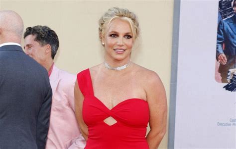 Britney Spears Full Of Joy Amid Dads Conservatorship Suspension