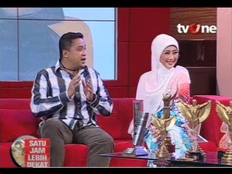 Hingga saat ini, nike ardilla masih menjadi pemegang catatan terbaik sebagai penyanyi dengan penjualan alasan di balik kesedihan desy ratnasari saat hari lebaran. Awal Mula Desy Ratnasari Dijadikan Artis Oleh Dede Yusuf ...