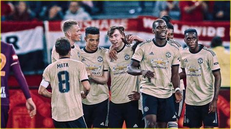 Whenever manchester united and leeds united cross paths it's always spectacular, with passionate fans in the stands doing everything they can to give their club the push it needs to get them over the line. Manchester United vs Leeds United Friendly: Live streaming ...