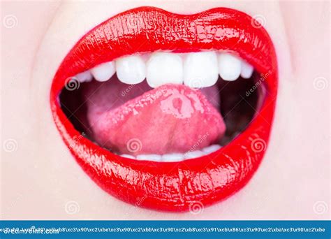 Sexuelle Lippen Schöne Sexy Frau Nackt Girl Nahmakro Mit Schönem Mund Lippenstift Stockfoto