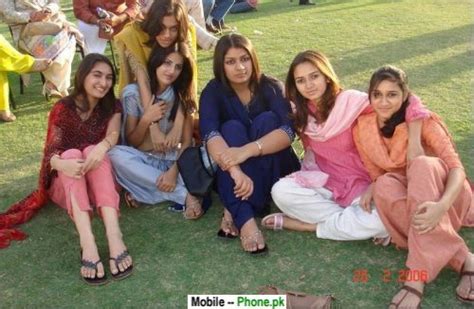 Desi Girls In Park Lawn Wallpapers Mobile Pics