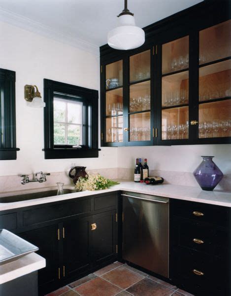 Black hardware kitchen cabinet ideas the inspired room. {CBW Architects} Southampton Summer Cottage, black kitchen ...