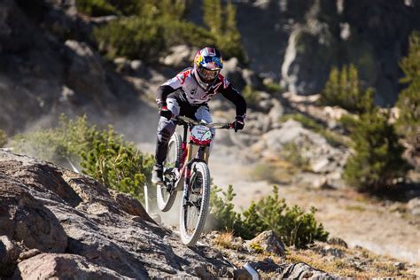 Drag bike terbagi menjadi beberapa jenis yang disesuaikan dengan jarak tempuhnya. Gwin takes win at 2018 Kamikaze Bike Games- Mtbr.com