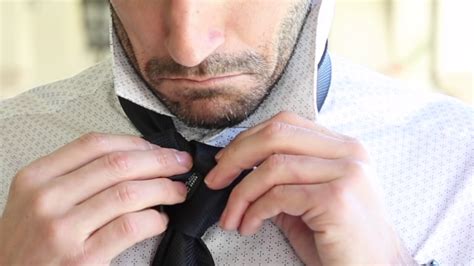 How To Tie A Trinity Knot Tie Video Youtube