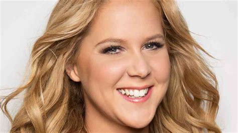 Topless Takes On Bottomless Selfie Amy Schumer On Gun Control