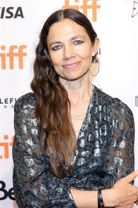 Justine Bateman Explains Decision To Age Naturally I Just Don T Give