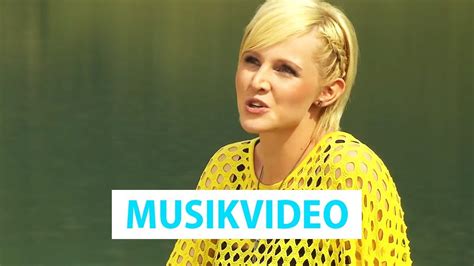 Melissa Naschenweng - Weißt eh (offizielles Video) - YouTube