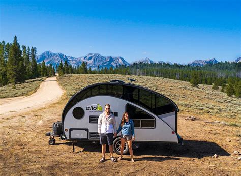 4 Reasons Why Campers Under 3000 Lbs Are Awesome Plus 5 Options To