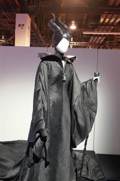Hollywood Movie Costumes And Props Angelina Jolies 2014 Maleficent