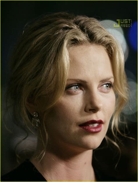 Charlize Theron In The Valley Of Elah Premiere Photo 588161