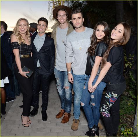 Zendaya Parties With Her Kc Undercover Co Stars At The Premiere