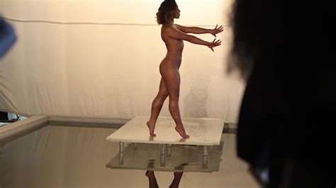 El Poderoso Desnudo De Katelyn Ohashi La Gimnasta Del En Sports Illustrated Body Issue