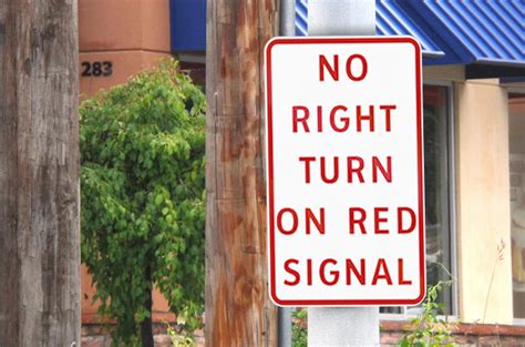 Right Turn On Red When And When Not To Autodeal