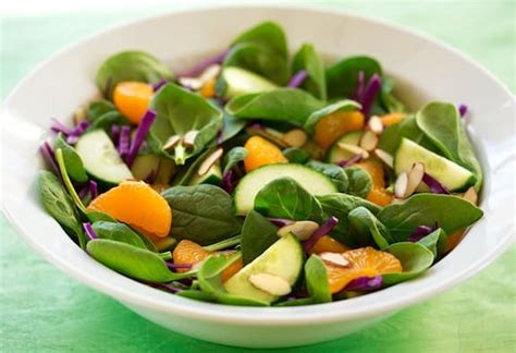 Mix spinach, eggs, bacon and croutons together. Spinach, Orange, and Red Cabbage Salad