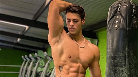 Daniel Padilla Presume Pierna Y Oblicuos En El Gym Homosensual