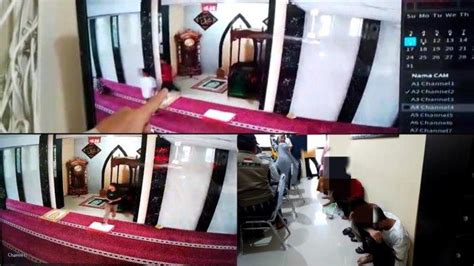 Remaja Masjid Di Gowa Terekam Cctv Bobol Kotak Amal Setelah Sholat
