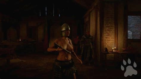 Nudité dans Assassin s Creed Valhalla ou ça Coug