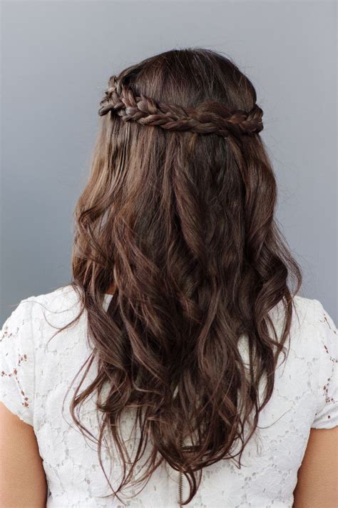 What A Beautiful And Simple Half Up Half Down Bridesmaid Hairstyle