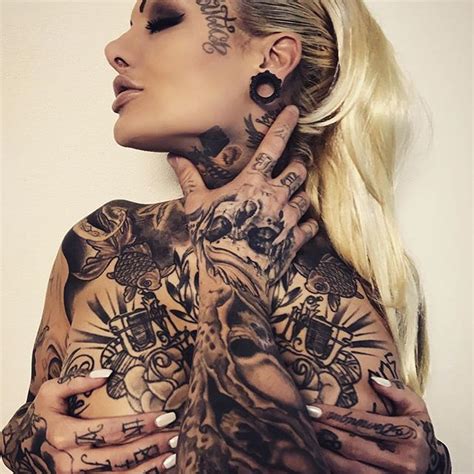 Damn She S Fine 😘 M Mara Inkperial ️follow Tattooed Girls 💕 For The Hottest Tattooed Babes