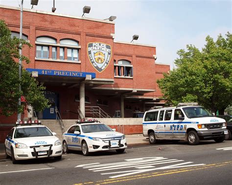 P041 Nypd Police Station Precinct 41 Longwood Bronx New Flickr