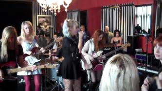 All Girl Band From School Of Rock La Perform We Are The Champions Youtube