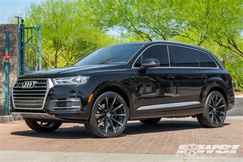 2017 Audi Q7 With 22 Lexani Css 15 In Gloss Black Machined Tips