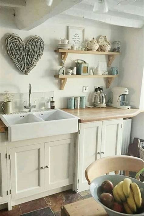 Achieve a modern look for your kitchen with inspiration from the best contemporary kitchen designs. Farmhouse Kitchen Ideas & PICTURES of Country Farmhouse ...