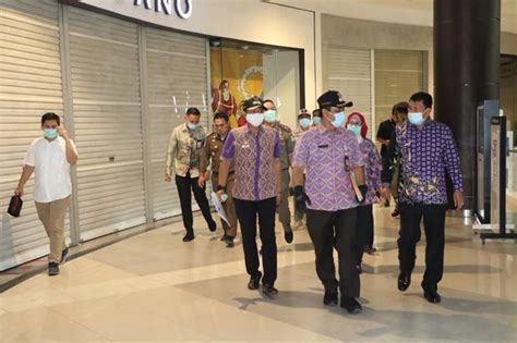 Pegawai Aeon Mall Jalani Rapid Test Massal