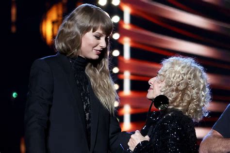 Taylor Swift Gives Touching Speech To Carole King