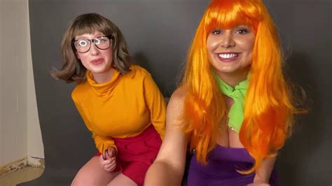 scooby doo cosplay w louise bordeaux as velma and daphne youtube