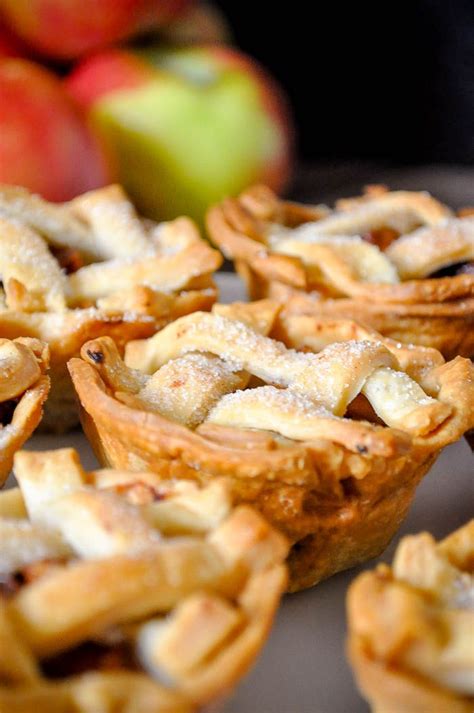 Looking for easy christmas dessert recipes? Easy Mini Apple Pies | Recipe | Individual apple pies ...