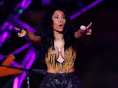 Nicki Minaj Unleashes Very Nsfw Anaconda Video