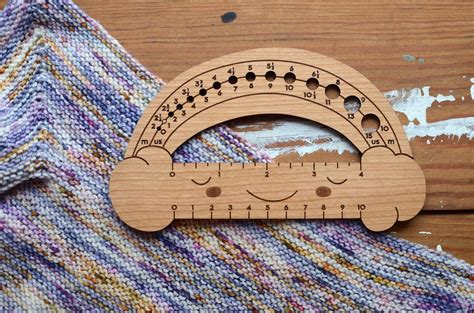 Hello Yarn — Needleknitting Gauge Measuring Tool Cherry