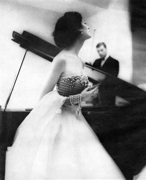 By Lillian Bassman For Harpers Bazaar 1952 Photo En Noir