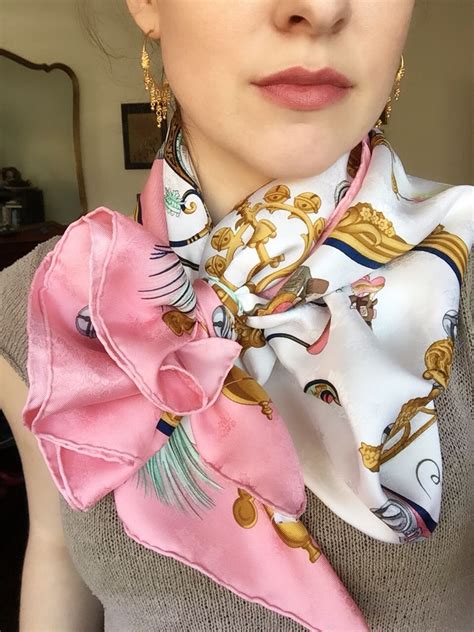 Hermes Vintage Plumes Et Grelots Ways To Wear A Scarf How To Wear