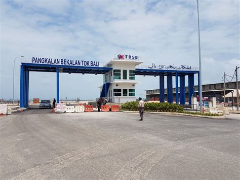 Ss base contractors sdn bhd is determined to become one of the successful construction companies with excellent performance and our vision is to be among the. AZRB's unit signs deal to service Tok Bali Supply Base ...
